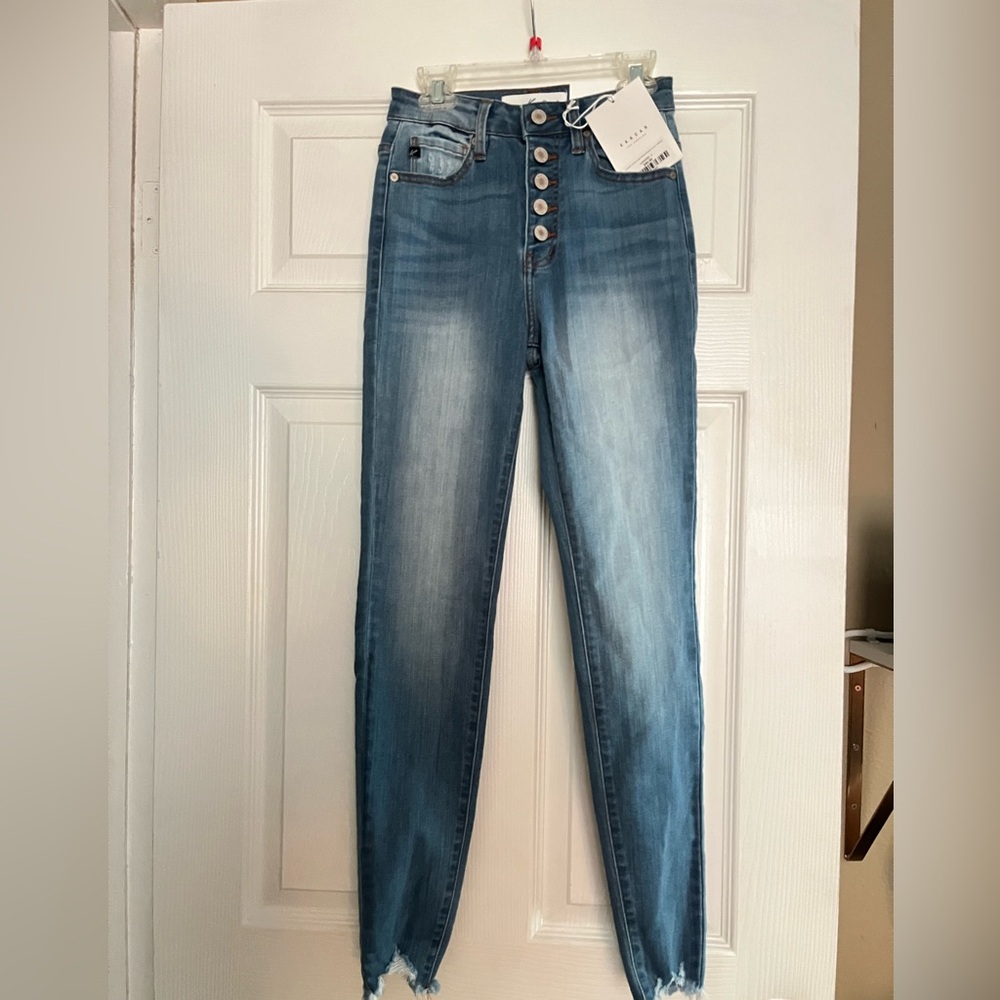 Kancan button fly skinny jeans